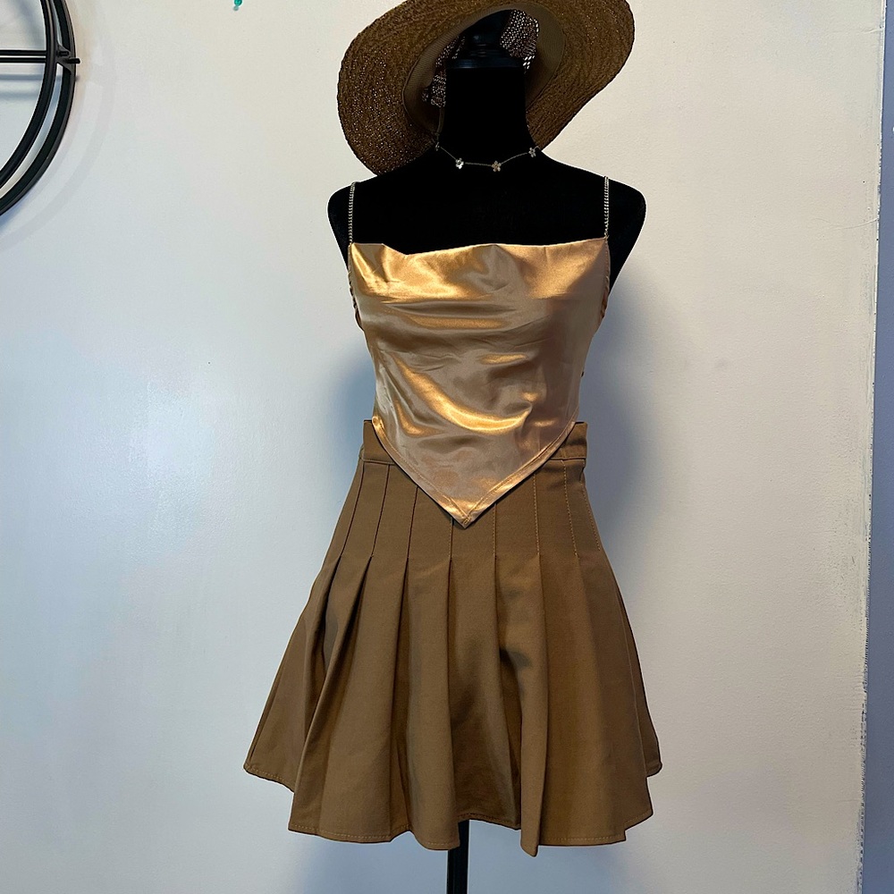 2 pieces - Sexy Wrap Top with Pleated Skirt